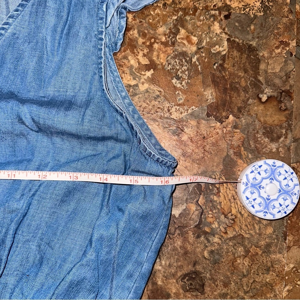 Francesca’s Blue Rain V Neck Chambray Ruched Waist Short Cap Sleeve Size Small - Picture 7 of 8